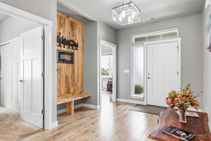 Property Photo:  924 S M Loop Drive SW  WA 98848 
