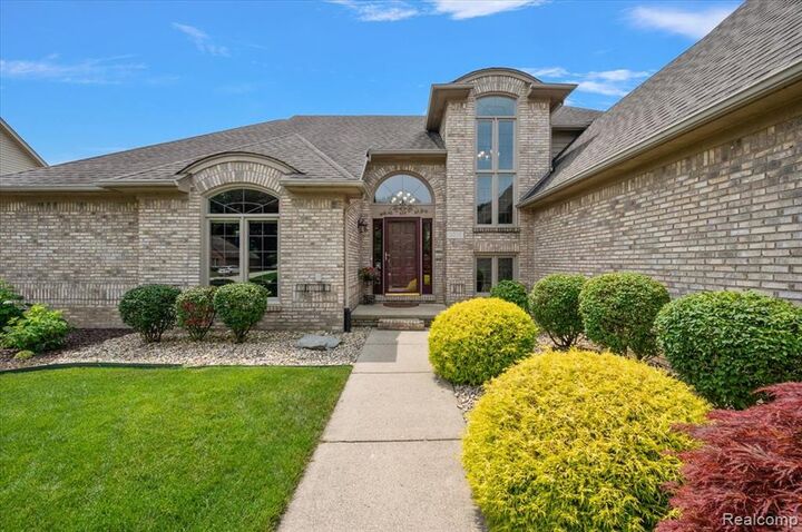 Property Photo: 3216 Lake Forest Drive MI 48314