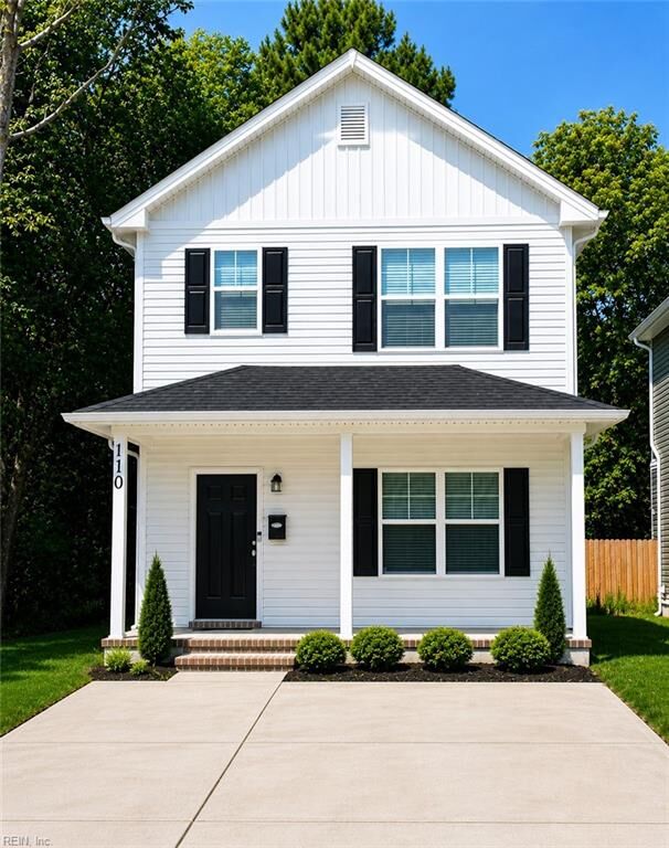 Property Photo:  110 N 11th St  VA 23434 