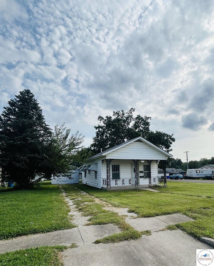 Property Photo:  2304 E Broadway  MO 65301 