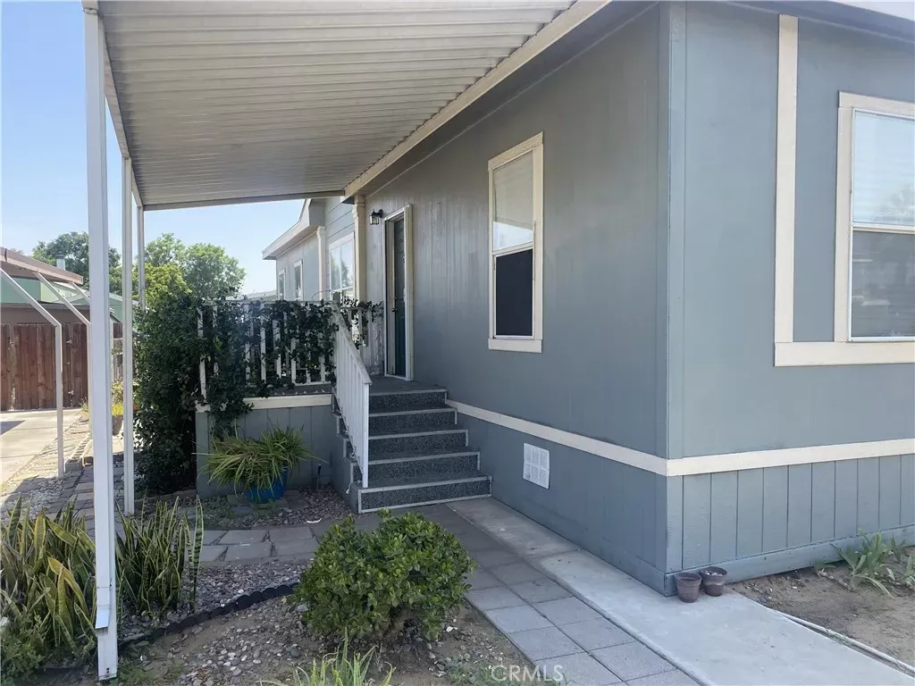 Property Photo: 1155 S Riverside 76 CA 92376