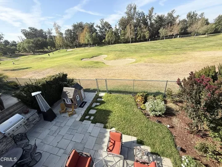 Property Photo:  