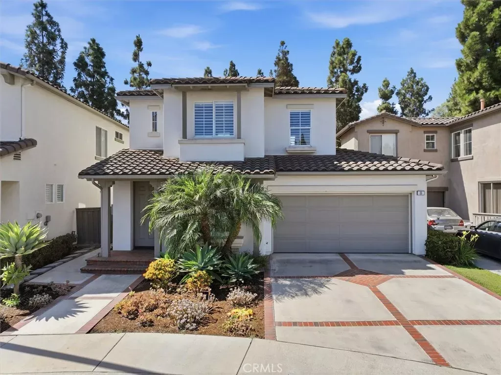 Property Photo: 8 Dahlia CA 92618