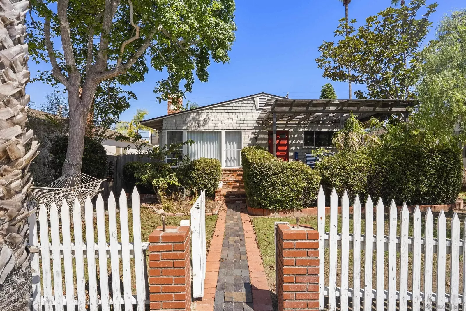 Property Photo: 336 Bonair St CA 92037