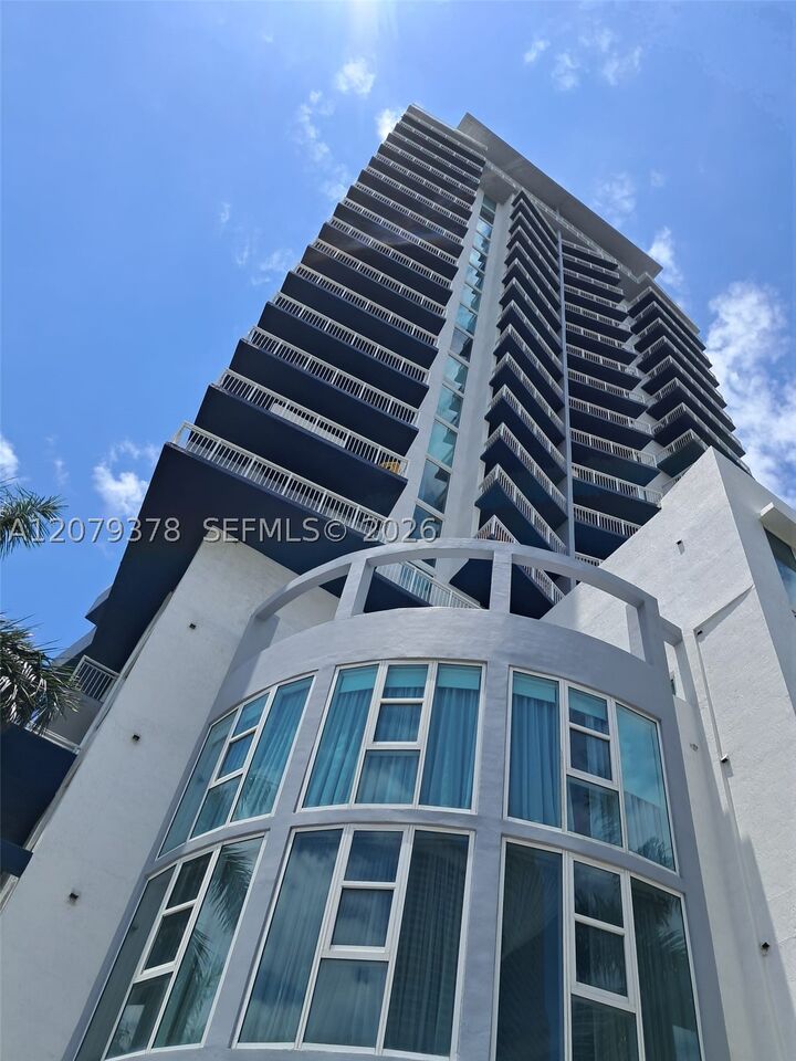 Property Photo: 275 NE 18th St 1704 FL 33132