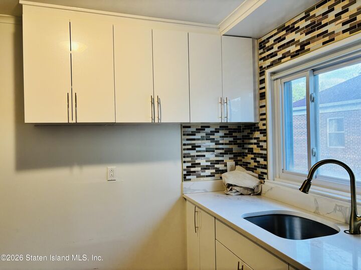 Property Photo:  195 Prescott Avenue 2  NY 10306 