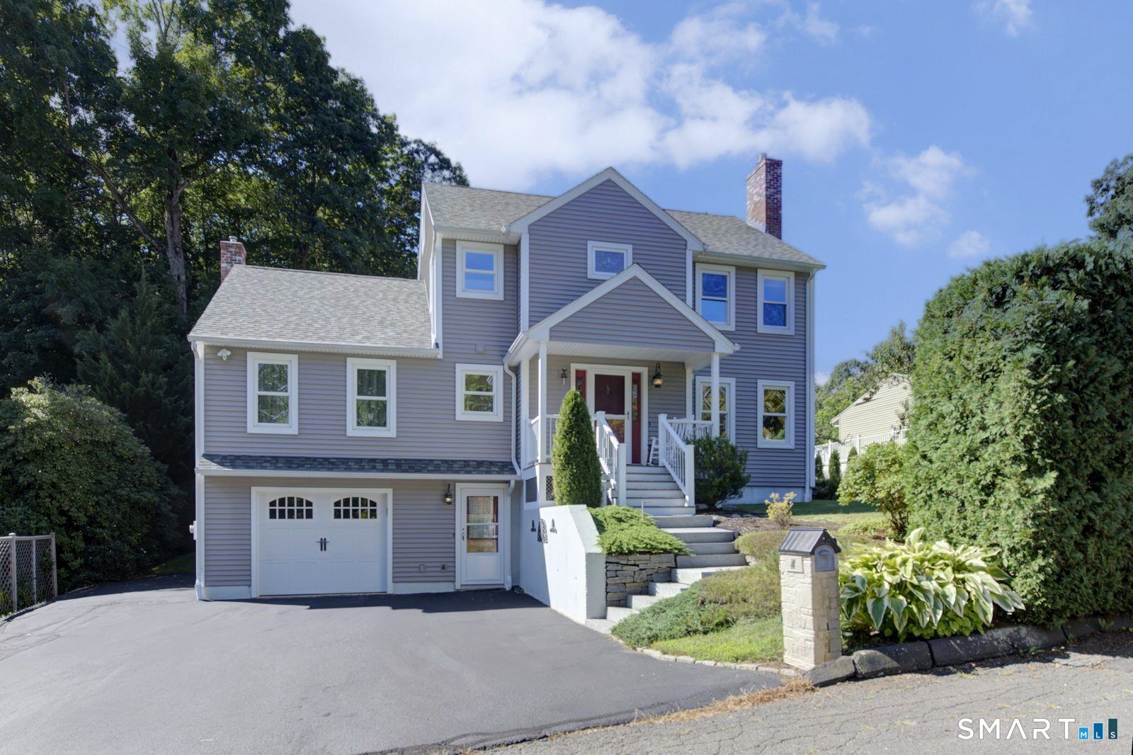 Property Photo: 4 Sears Place CT 06424
