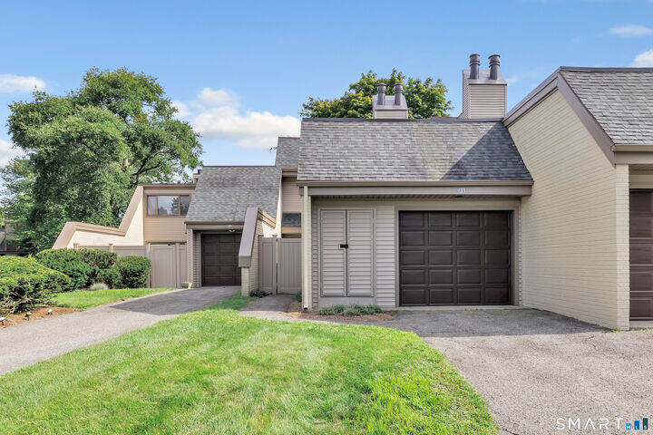 Property Photo:  85 Viscount Drive 8B  CT 06460 