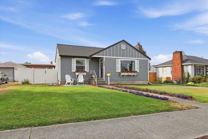 Property Photo: 2727 W Hoffman Ave WA 99205