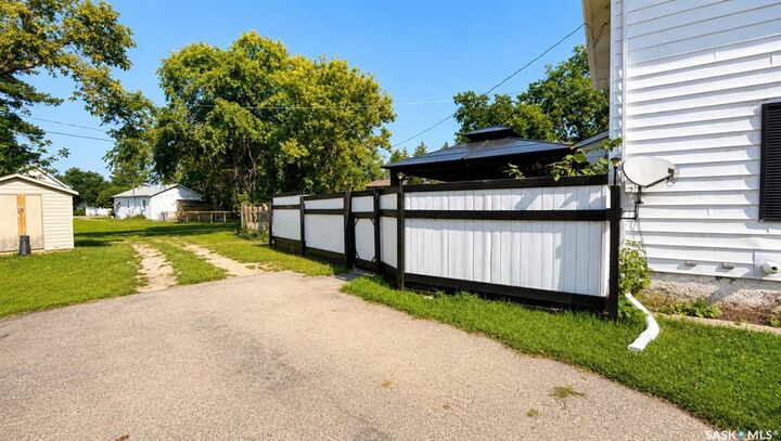 Property Photo:  203 2nd Avenue N  SK S0L 1K0 