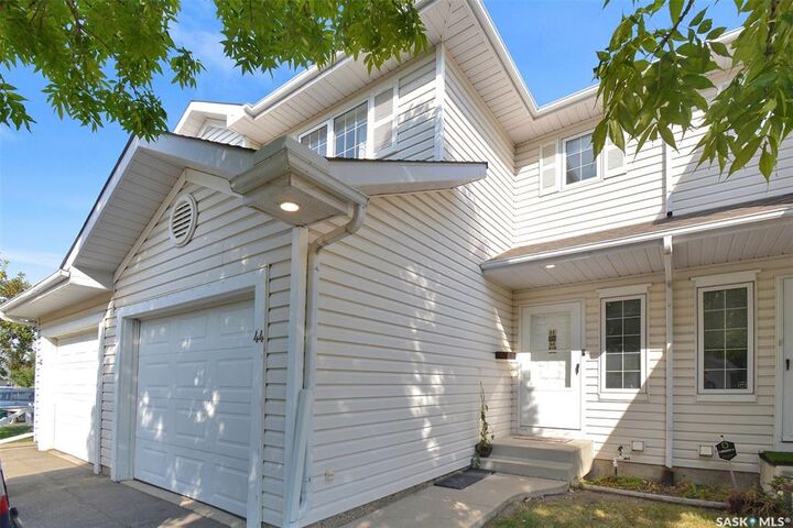 Property Photo:  110 Keevil Crescent 44  SK S7N 4N8 