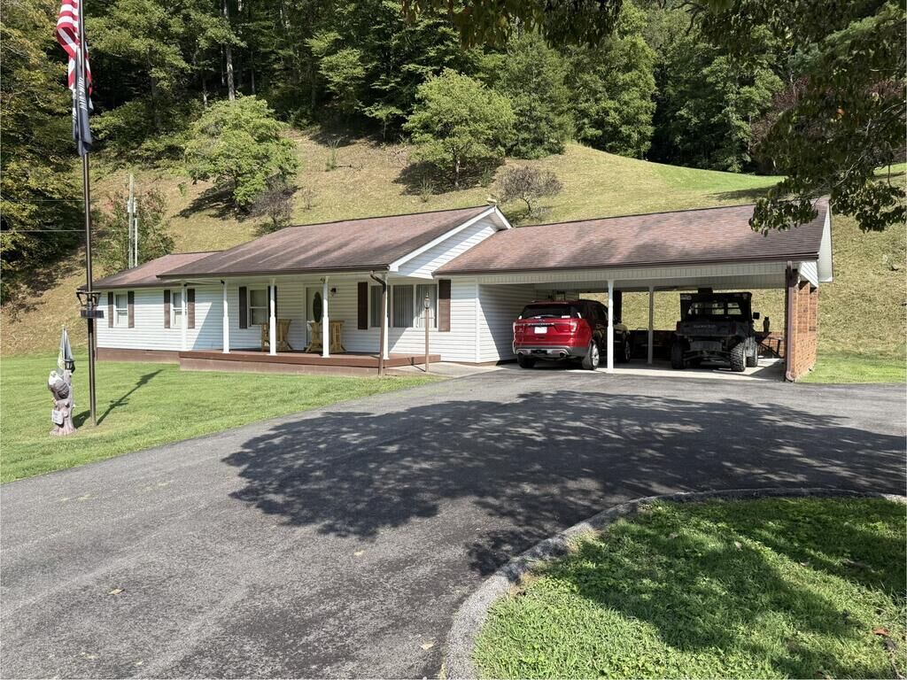 Property Photo:  4207 Poplar Creek Rd  VA 24614 