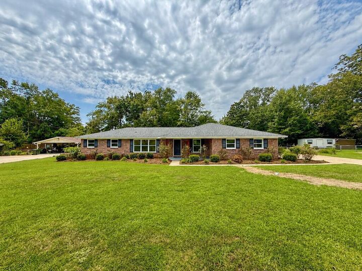 Property Photo:  602 Lakewood Dr  AL 36301 