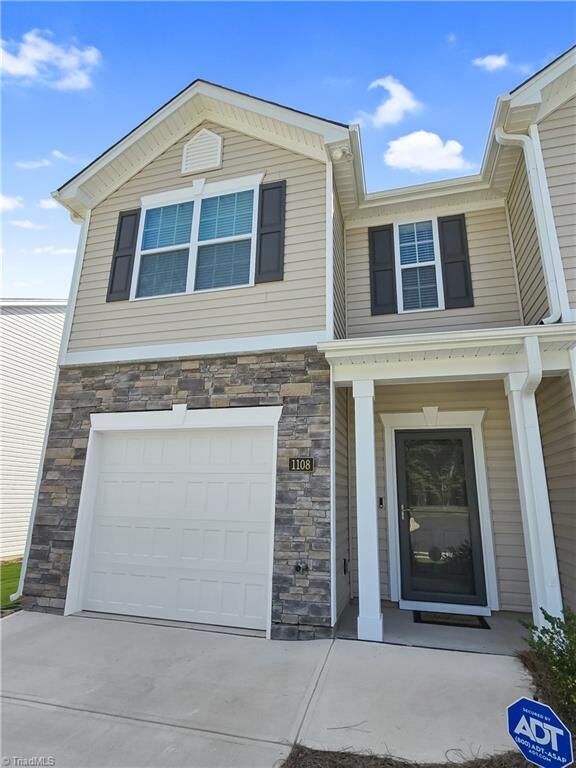 Property Photo: 1108 Evelynnview Lane NC 27284
