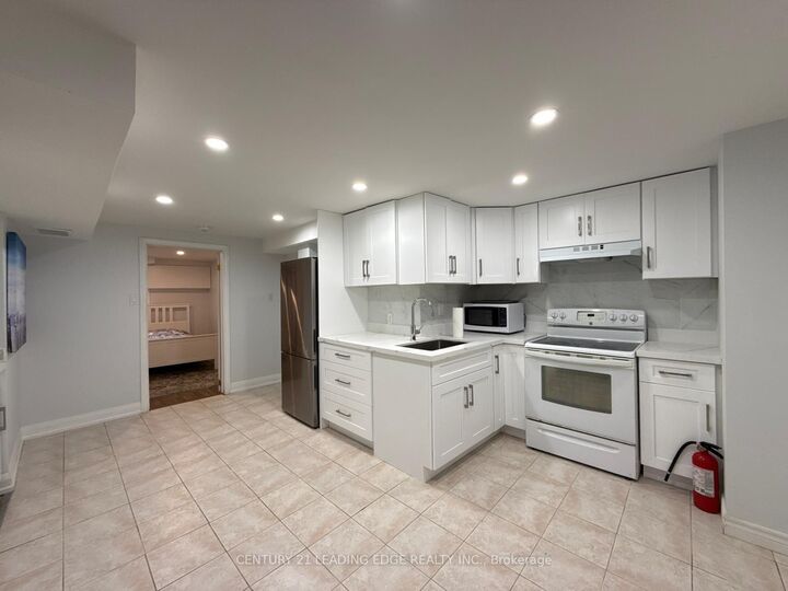 Property Photo:  753 Glenforest Street Lower  ON L1J 5E9 