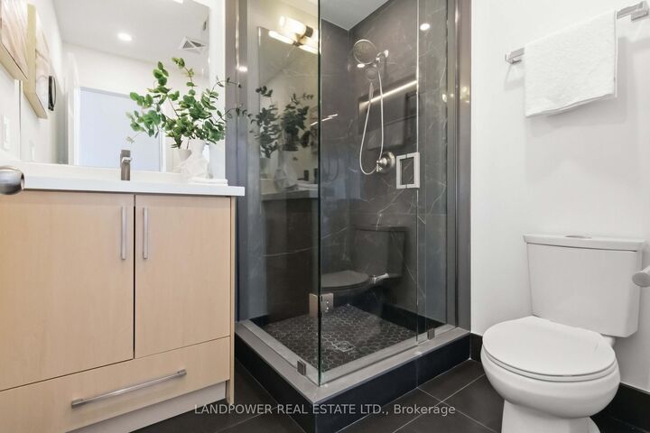Property Photo:  105 George Street Ph6  ON M5A 2N4 