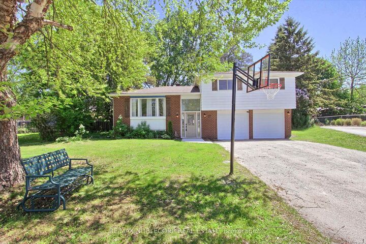 Property Photo:  17 Larkdale Crescent  ON L0M 1B0 