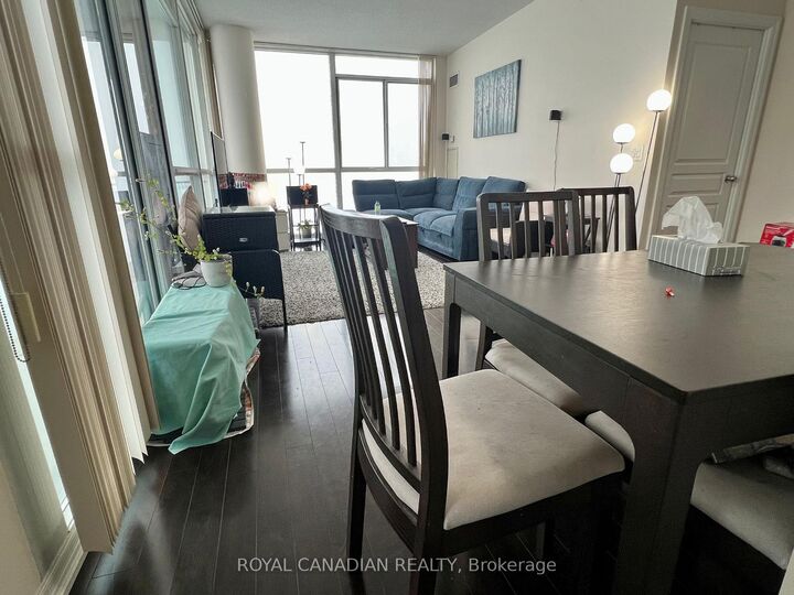 Property Photo:  225 Webb Drive 3207  ON L5B 4P2 