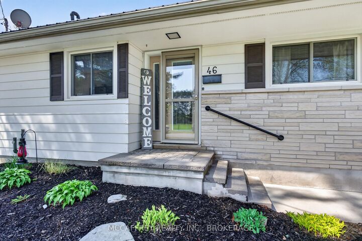 Property Photo:  46 College Street  ON K0K 3J0 