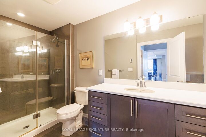 Property Photo:  240 Villagewalk Boulevard 211  ON N6G 0P6 