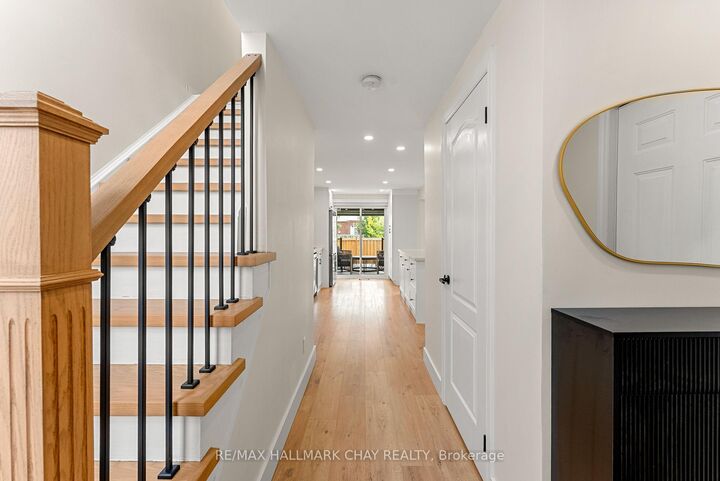 Photo de la propriété:  344 Adams Court  ON L9W 4R7 