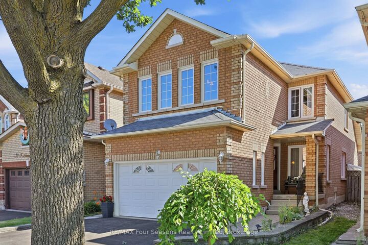 Property Photo:  32 Faithknight Court  ON L7A 1H9 