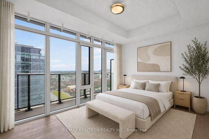 Property Photo:  330 Richmond Street W 2203  ON M5V 0M4 