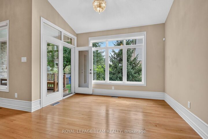 Property Photo:  201 Trailgate Street  ON K1V 0Z9 