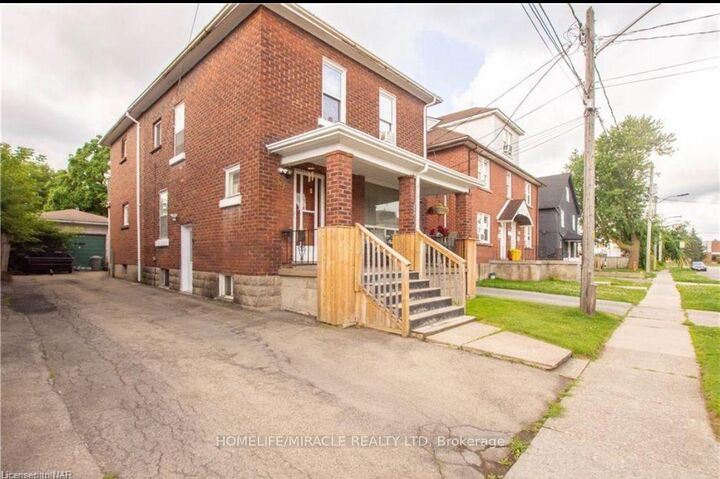 Property Photo:  39 Park Street  ON L3B 4M3 