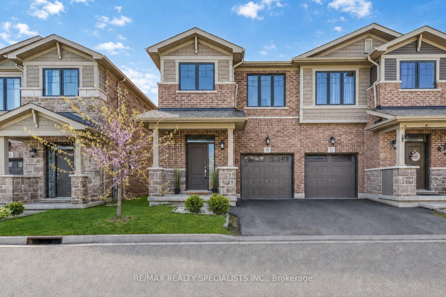 Property Photo:  35 Pelican Lane  ON L8K 0A4 