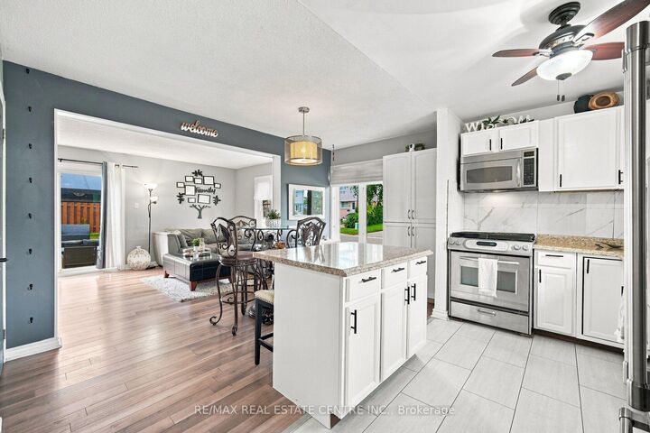 Property Photo:  44 Grand Valley Drive  ON L6S 2L1 