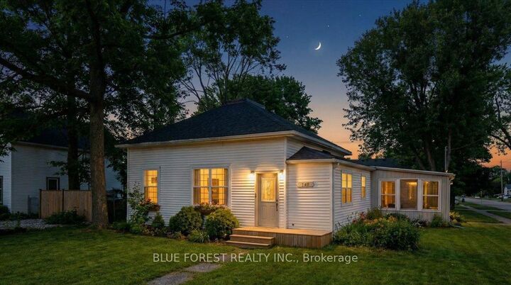 Property Photo:  148 Main Street  ON N0L 2P0 