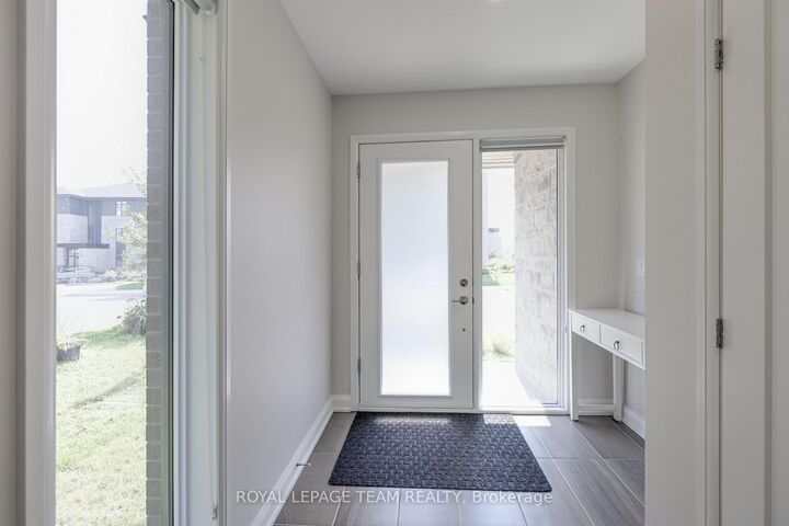 Property Photo:  145 Boundstone Way  ON K2T 0E2 
