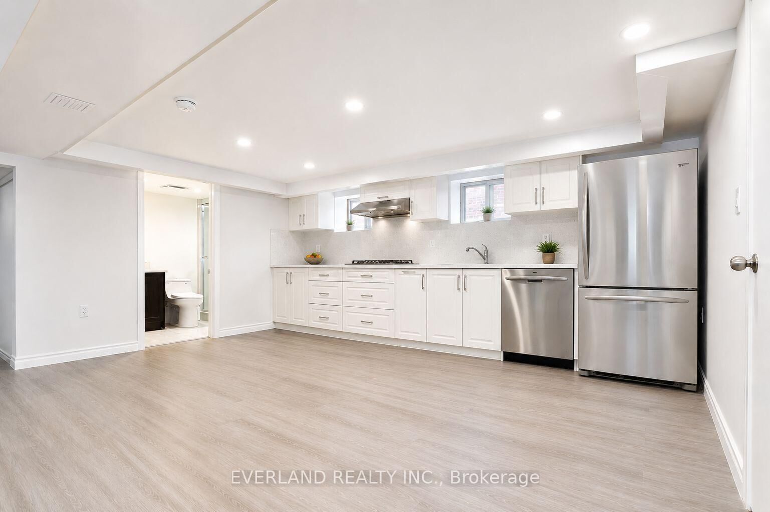 Property Photo:  1751 Bayview Avenue Unit A  ON M4G 3C5 