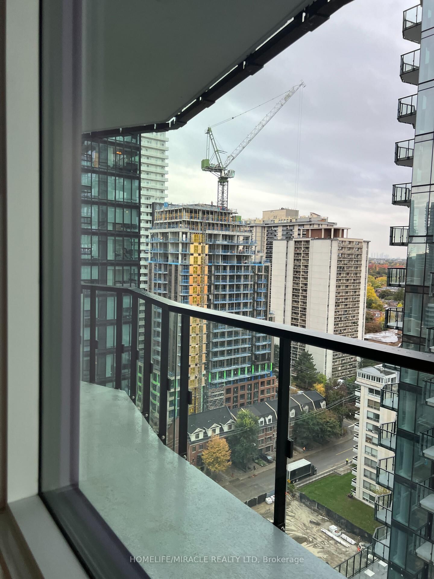 Property Photo:  110 Broadway Avenue 1706  ON M4P 1V7 