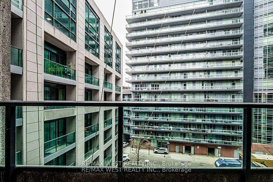 Property Photo:  600 Fleet Street 634  ON M5V 1B7 