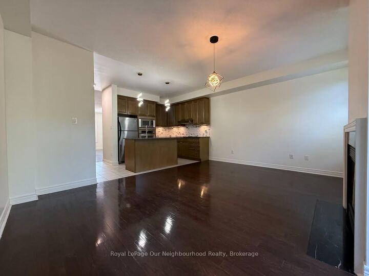 Property Photo:  5710 Long Valley Road 4  ON L5M 0M1 