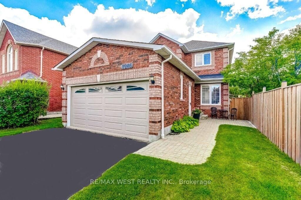 Property Photo:  7265 Sandhurst Drive  ON L5N 7G8 