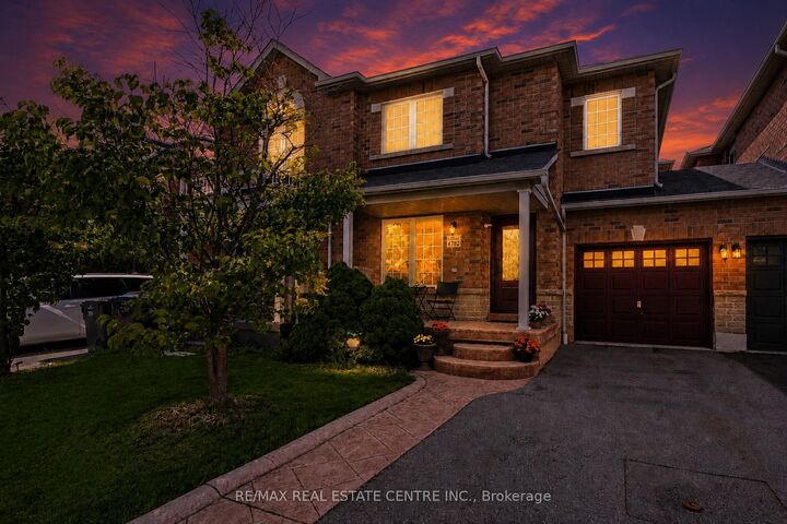Property Photo: 4782 James Austin Drive ON L4Z 4H3