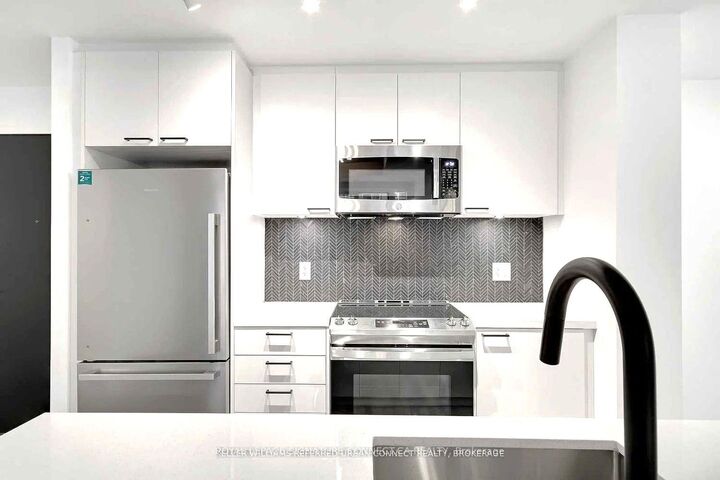Property Photo:  1808 St Clair Avenue W 608  ON M6N 0C1 