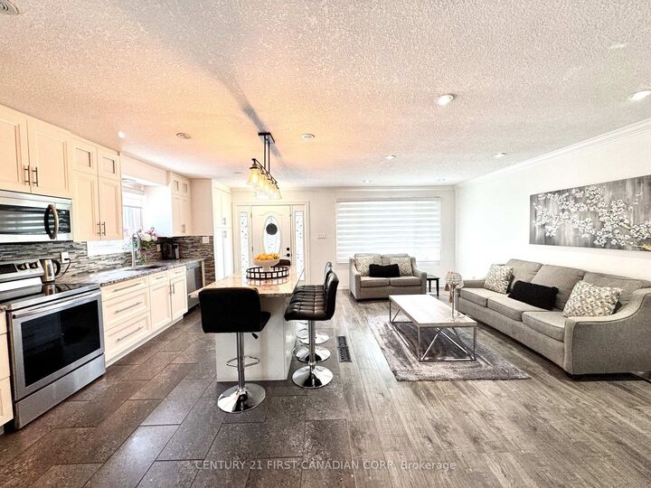 Property Photo:  28 Sasha Crescent  ON N6E 2M5 