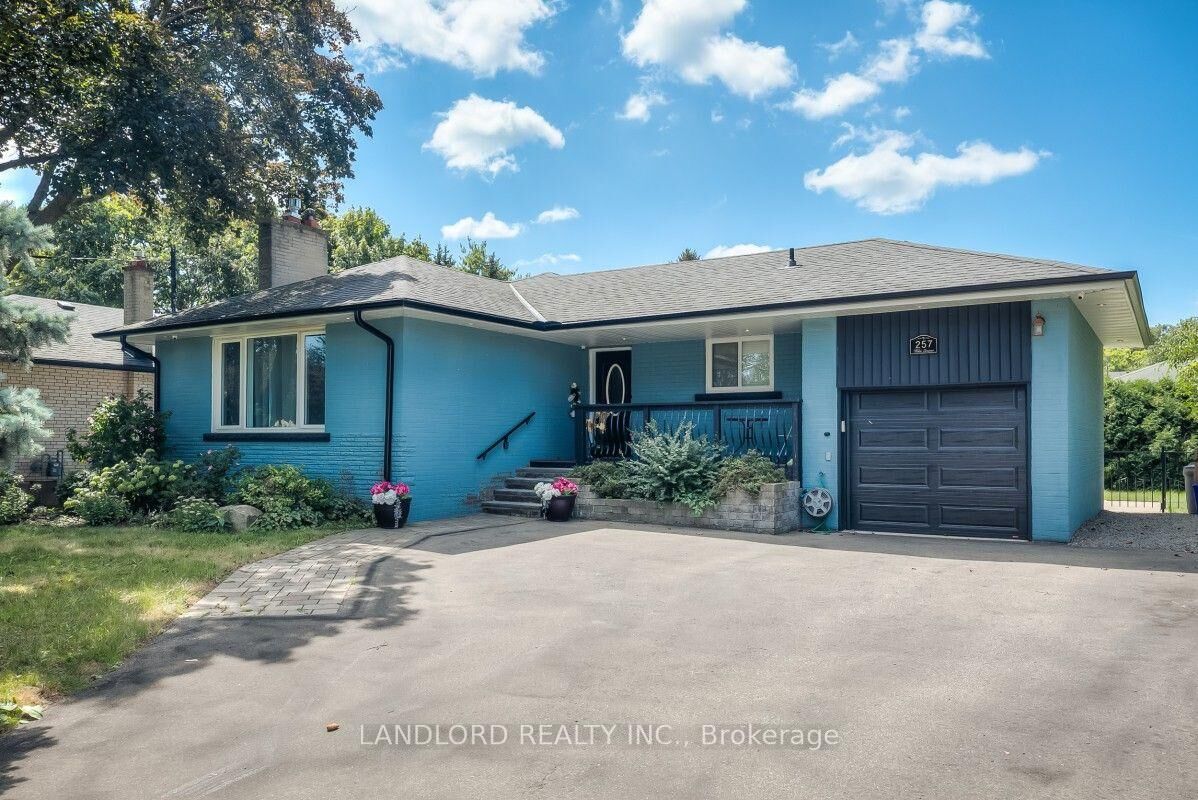 Property Photo:  257 Wales Crescent Main  ON L6L 3X8 