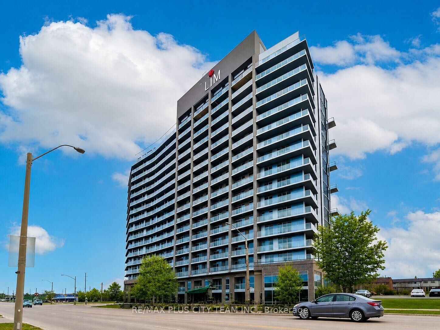 Property Photo:  2782 Barton Street 1512  ON L8E 0L3 