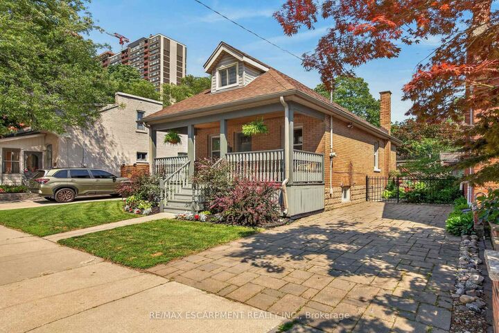 Property Photo:  163 Hess Street S  ON L8P 3N8 