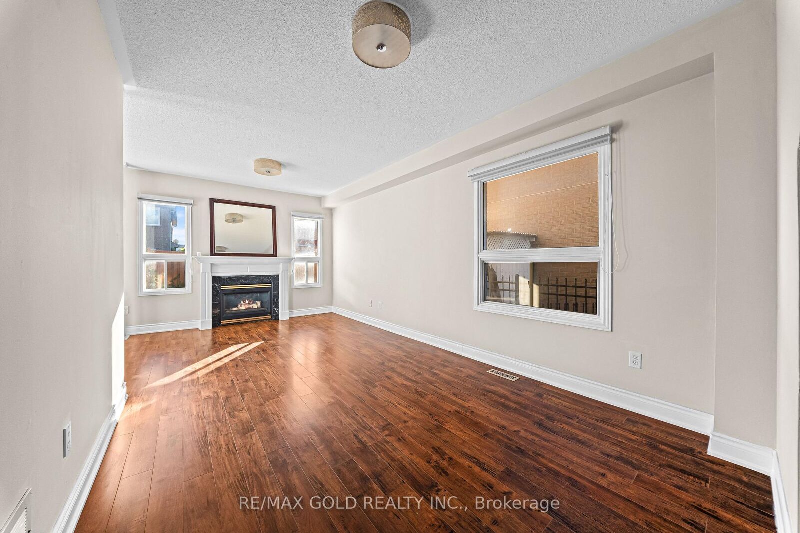 Property Photo:  24 Alberta Terrace  ON L6R 2H8 