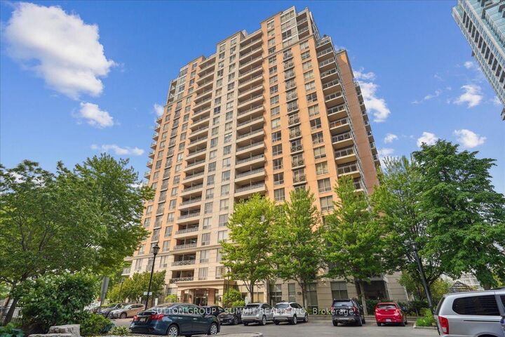 Property Photo:  5229 Dundas Street W 511  ON M9B 6L9 