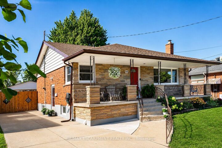 Property Photo:  98 Duncombe Drive  ON L9A 2G3 