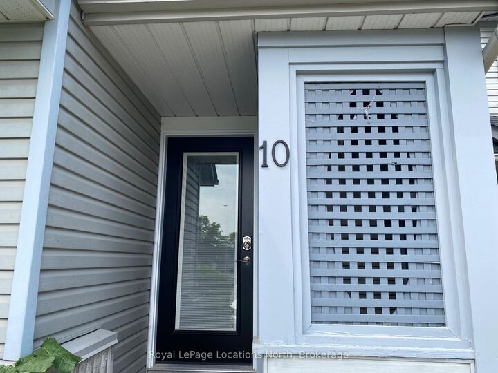 Property Photo:  146 Settlers Way 10  ON L9Y 0M5 