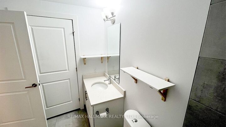 Property Photo:  181 King Street S 1109  ON N2J 1P7 