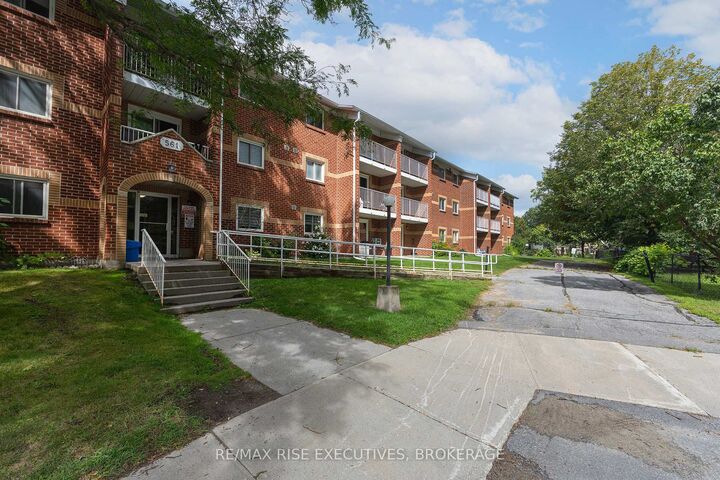 Property Photo:  561 Armstrong Road 305  ON K7M 8J9 